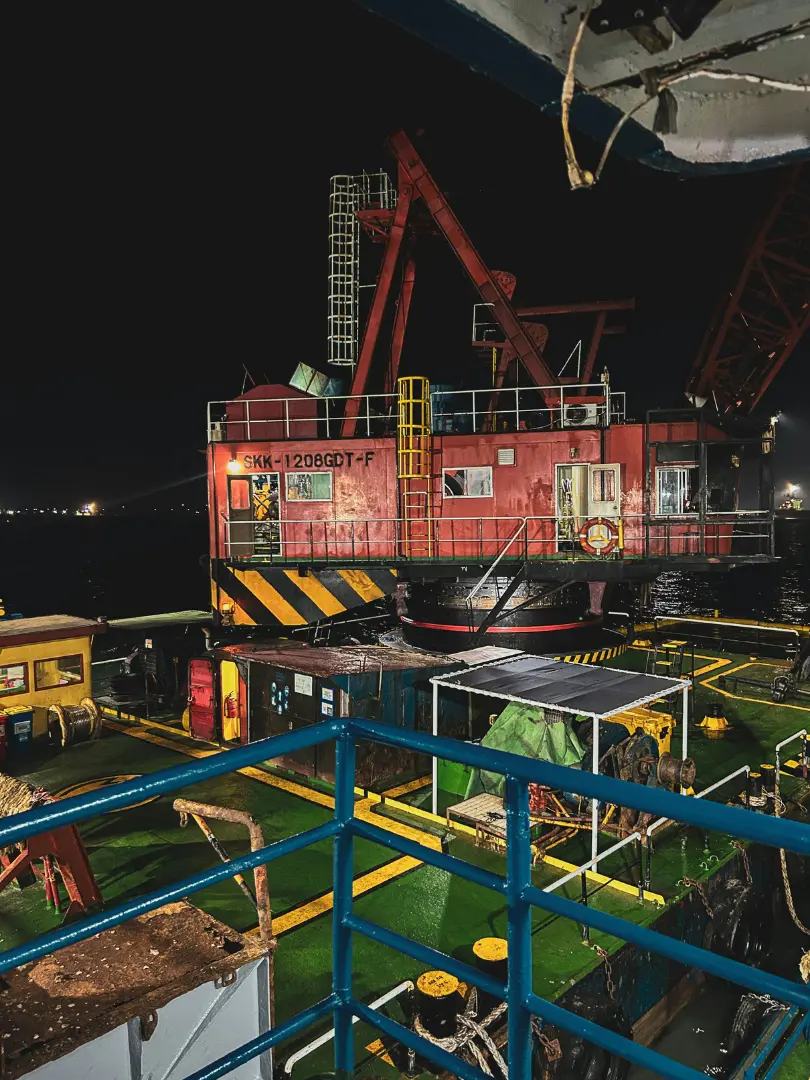 Profissionais IRATA SSE em operação offshore