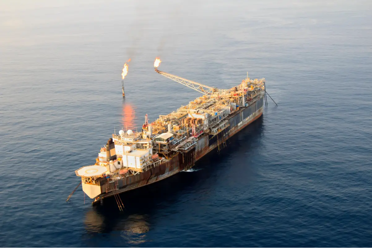 Navio tanque em operação internacional